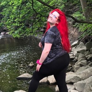 Meet your Posher, Selena